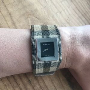 Burberry Nova Check Classic Watch - New Battery!